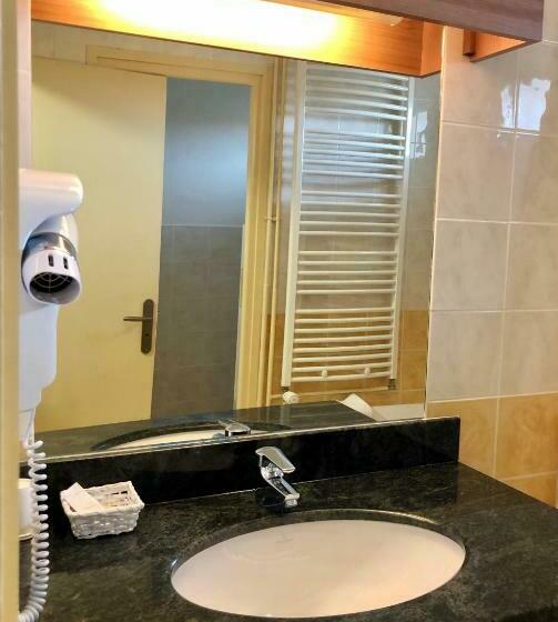 Номер Стандарт Трехместный, Hôtel Restaurant La Diligence