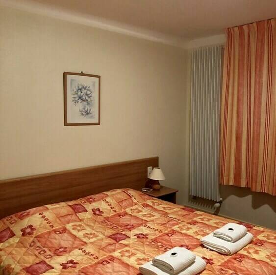 Номер Стандарт, Hôtel Restaurant La Diligence