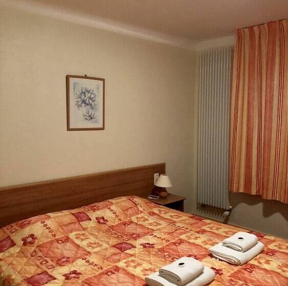 Номер Стандарт, Hôtel Restaurant La Diligence