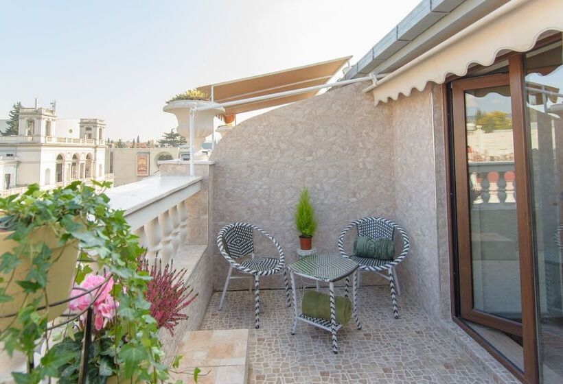 اتاق لوکس با بالکن, King David  By Dnt Group