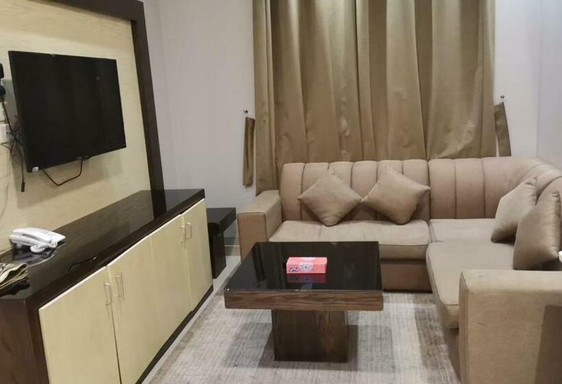 דירת שני חדרים, قولدن إم 1 للشقق المخدومة