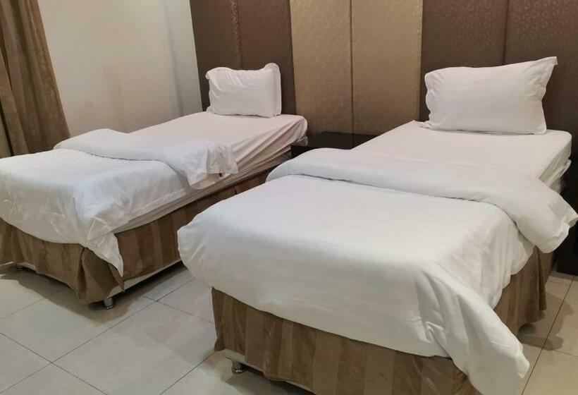 דירת שני חדרים, قولدن إم 1 للشقق المخدومة