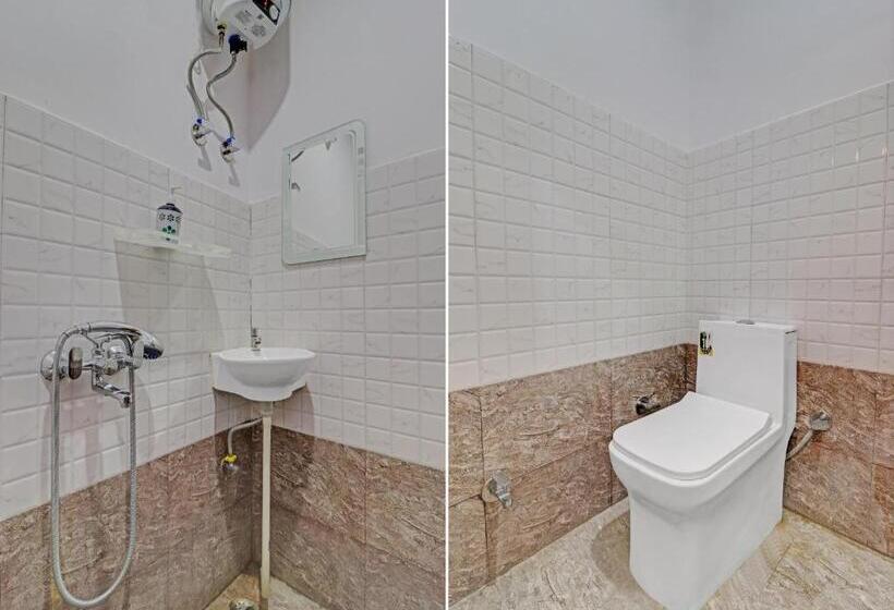 Трехместный Номер Классика, Collection O Hotel The Second Home