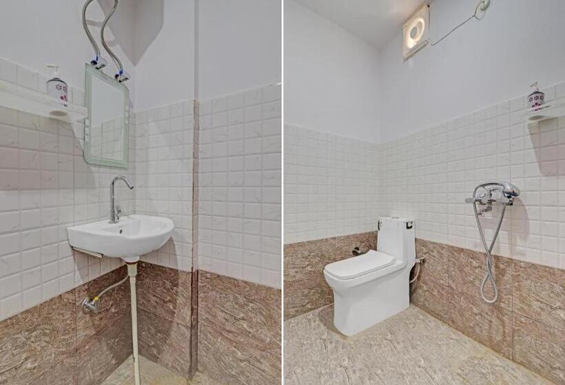 Трехместный Номер Классика, Collection O Hotel The Second Home