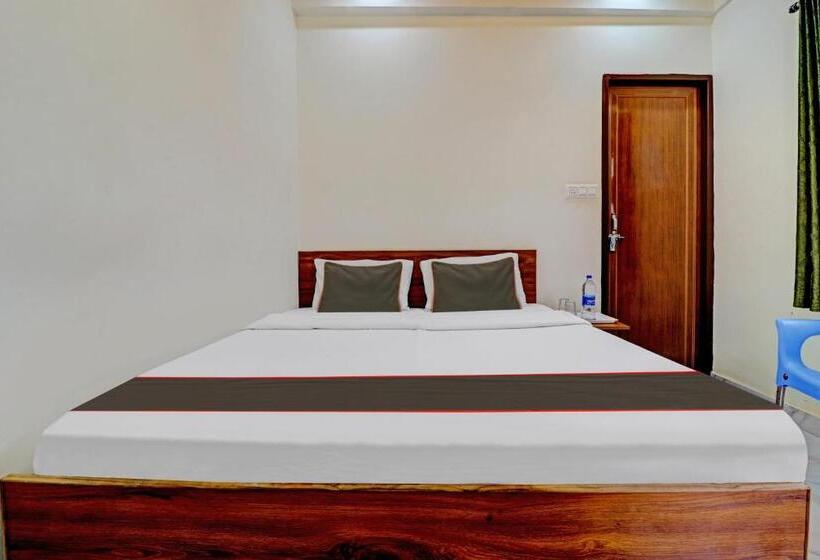 Трехместный Номер Классика, Collection O Hotel The Second Home