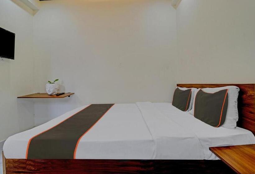 Трехместный Номер Классика, Collection O Hotel The Second Home