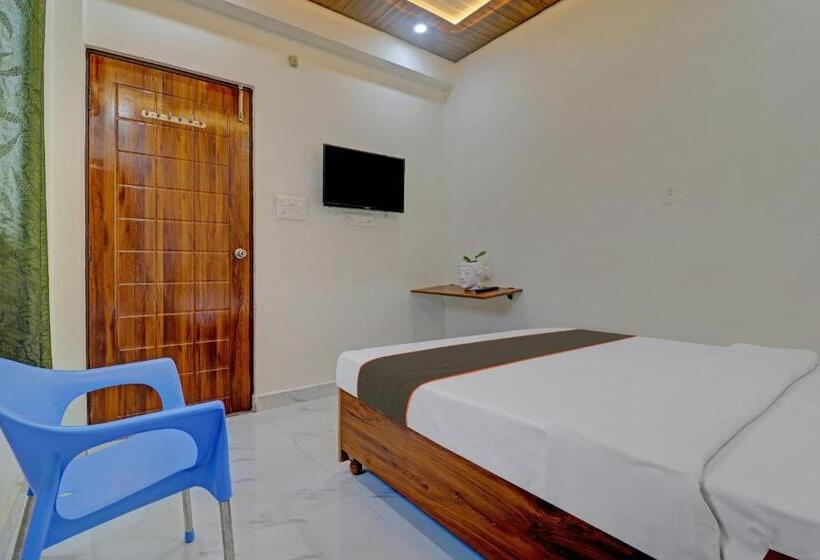 Трехместный Номер Классика, Collection O Hotel The Second Home