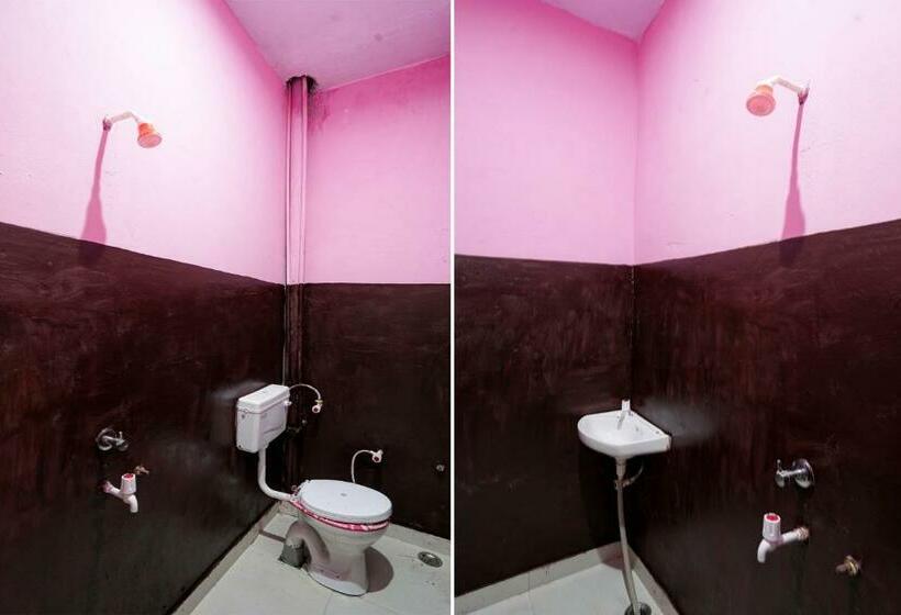 Chambre Triple Classique, Spot On Dev Rana