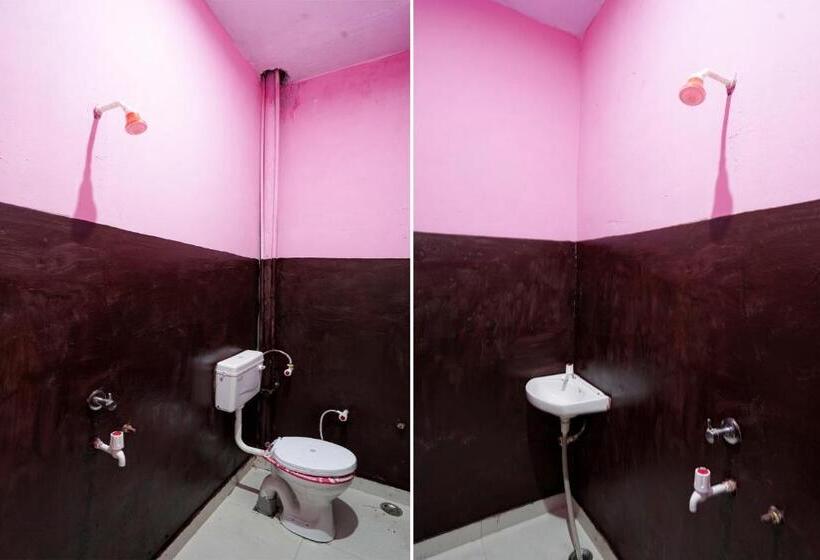 Chambre Triple Classique, Spot On Dev Rana