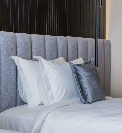 اتاق سوپریور, Derand