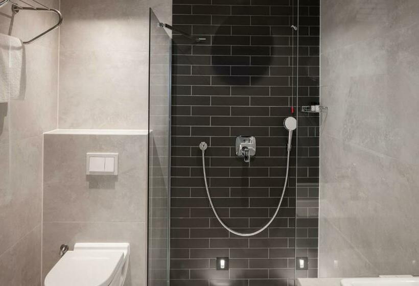 سوییت جونیور, Derand