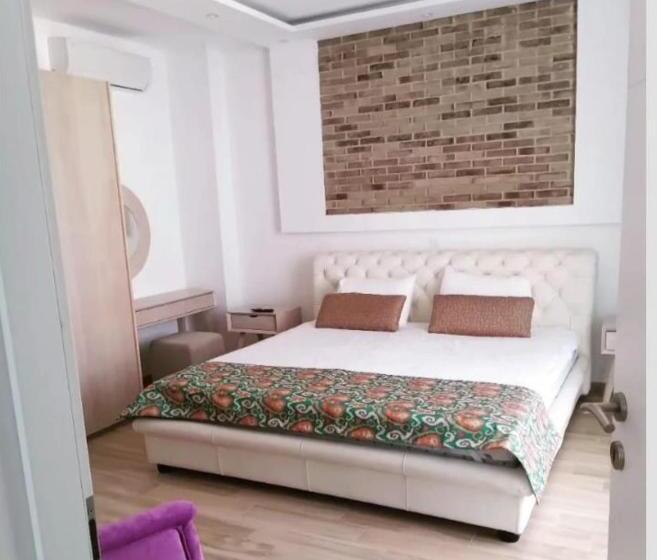 آپارتمان 1 خوابه با چشمانداز دریا, Apart Hotels Locco Guinness