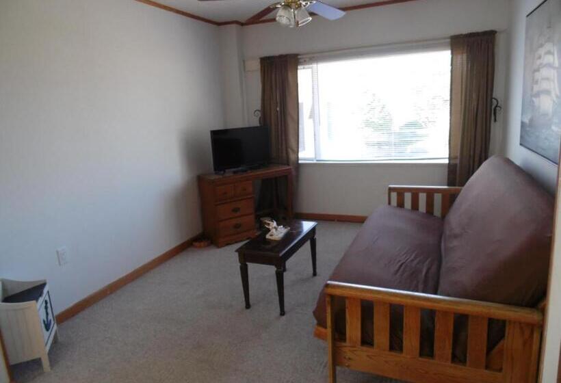 جناح عائلي, Sunset Inn