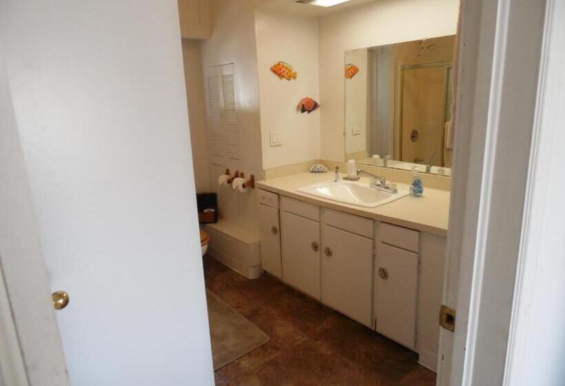 جناح عائلي, Sunset Inn