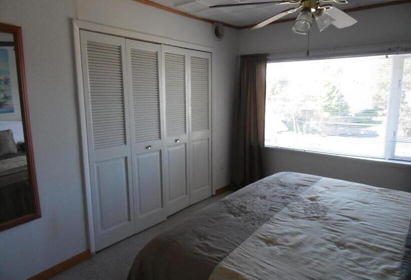 جناح عائلي, Sunset Inn