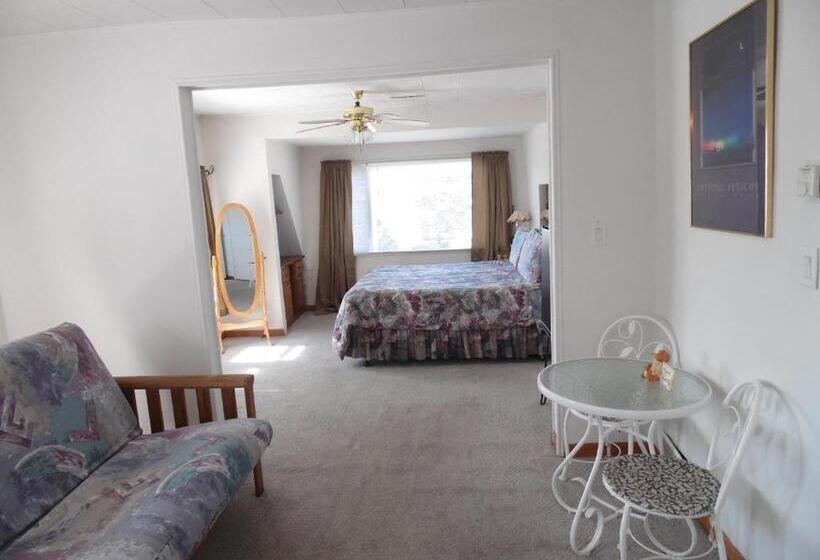 غرفة قياسية رباعية, Sunset Inn