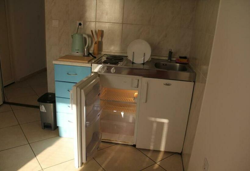اتاق استاندارد, Prijevor Apartments