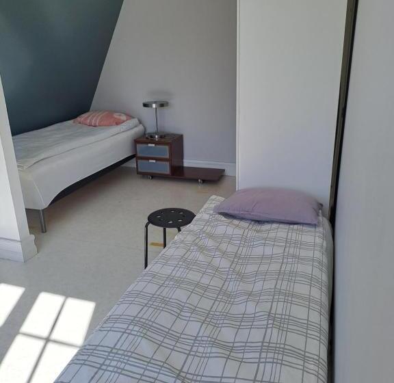 غرفة قياسية حمام مشترك, Semester Hem 2 Storvik