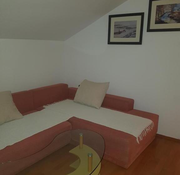 آپارتمان 1 خوابه با چشم‌انداز, Vila Zlatar