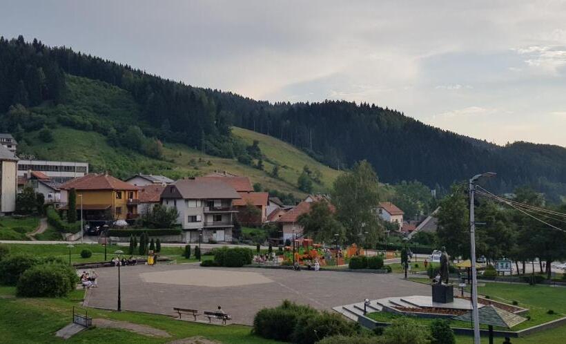 آپارتمان 1 خوابه با چشم‌انداز, Vila Zlatar