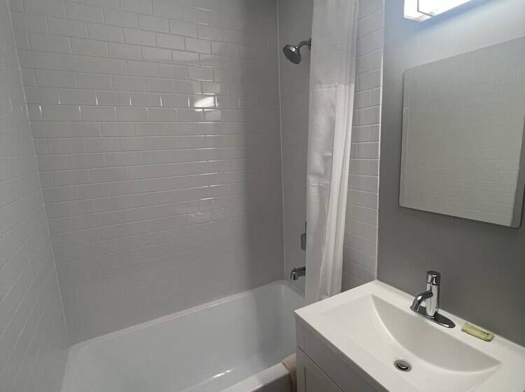 غرفة قياسية, Alpha Inn