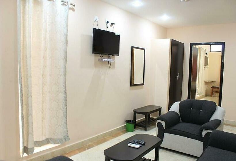 三人经典房间, Oyo Flagship 81259 Tr Elite