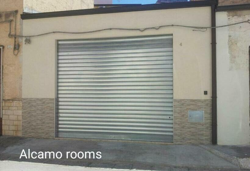 Трехместный Номер Стандарт с Балконом, Alcamo Rooms Con Garage Privato