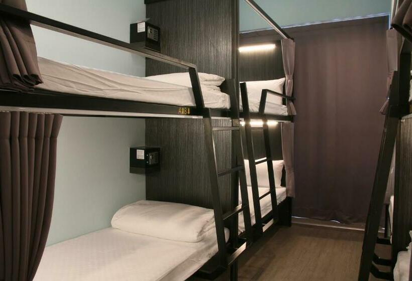 Bed in Shared Room with Shared Bathroom, Backpackers Hostel   Taipei Changchun