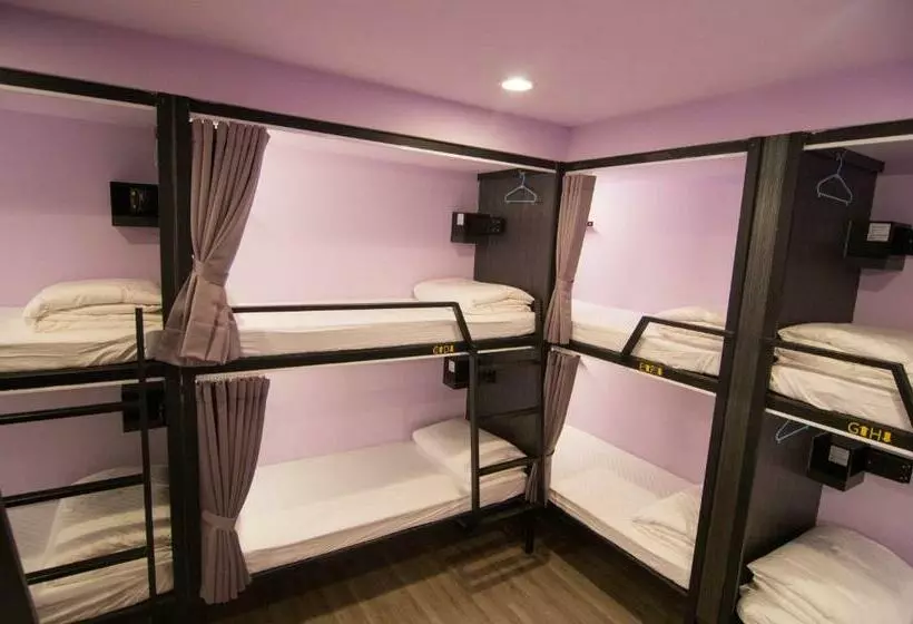 Bed in Shared Room with Shared Bathroom, Backpackers Hostel   Taipei Changchun