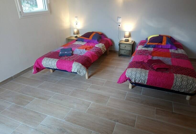 חדר סטנדרט מותאם לאדם עם מוגבלויות, Auberge Du Mazet