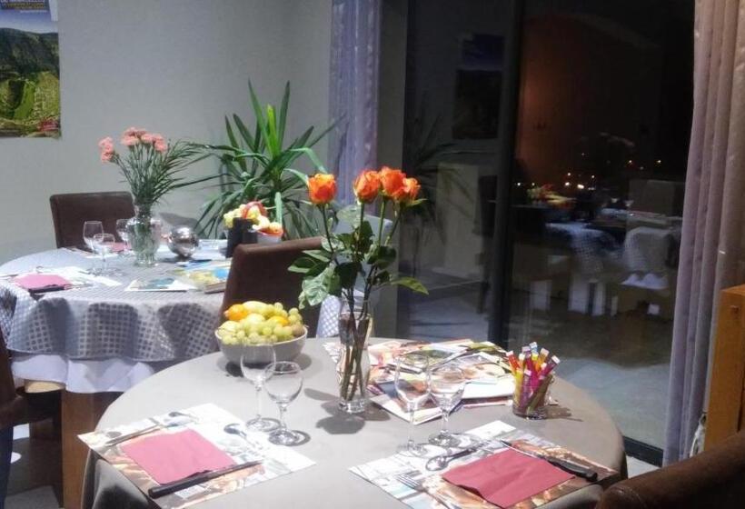 חדר משפחתי נוף לגינה, Auberge Du Mazet