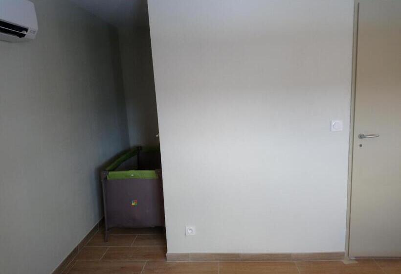 חדר בסיסי, Auberge Du Mazet