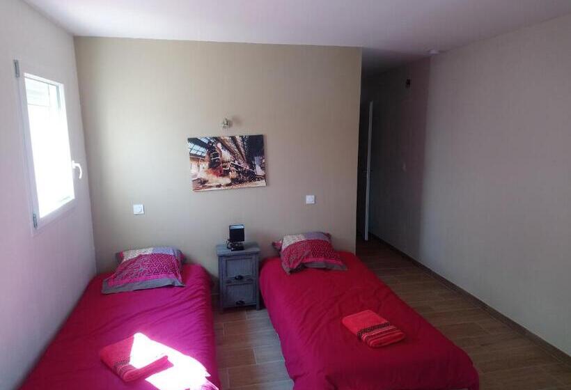 חדר בסיסי, Auberge Du Mazet