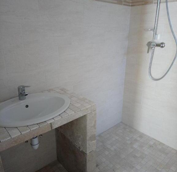 חדר סטנדרט מותאם לאדם עם מוגבלויות, Auberge Du Mazet