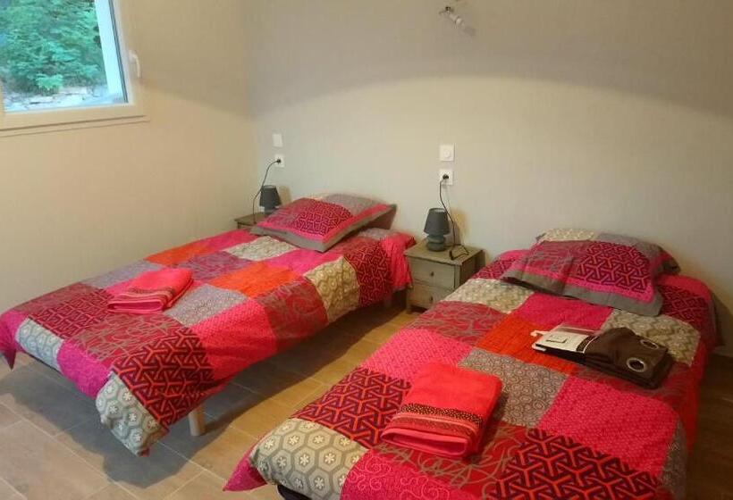 חדר סטנדרט מותאם לאדם עם מוגבלויות, Auberge Du Mazet