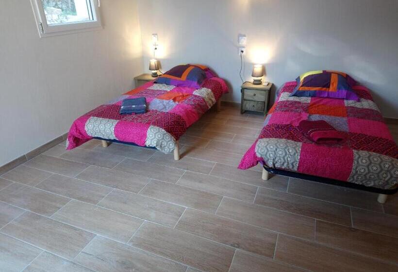 חדר סטנדרט מותאם לאדם עם מוגבלויות, Auberge Du Mazet