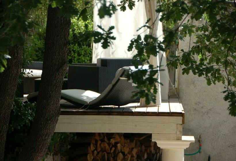 스탠다드 룸 풀장 전망, Villa Nara Chambre D Hotes