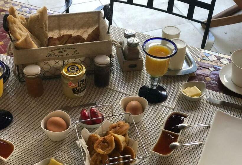 스탠다드 룸 풀장 전망, Villa Nara Chambre D Hotes