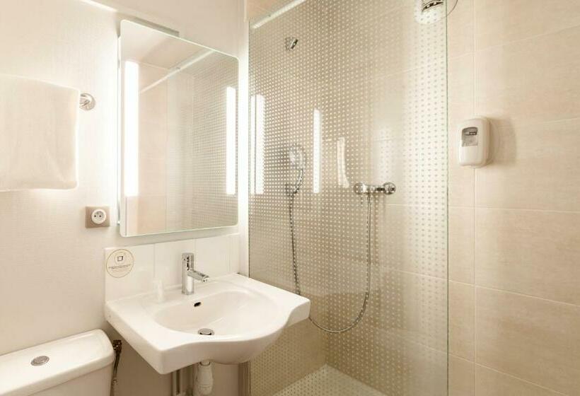 Четырехместный Номер Стандарт, B&b Hotel La Queue En Brie