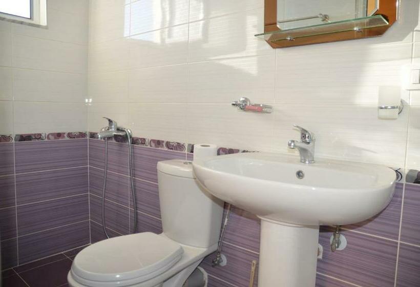 Triple Room Sea View, Erioni