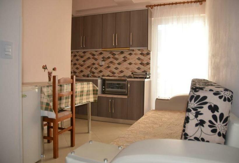 Triple Room Sea View, Erioni