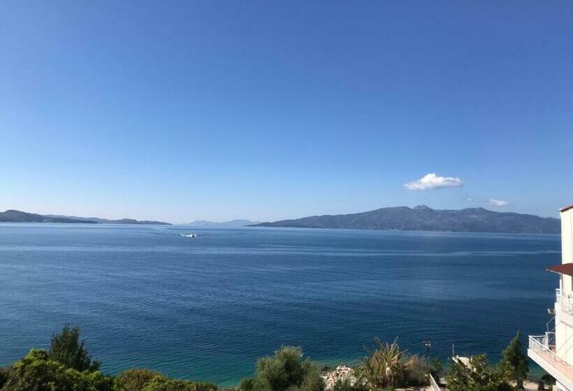 Triple Room Sea View, Erioni