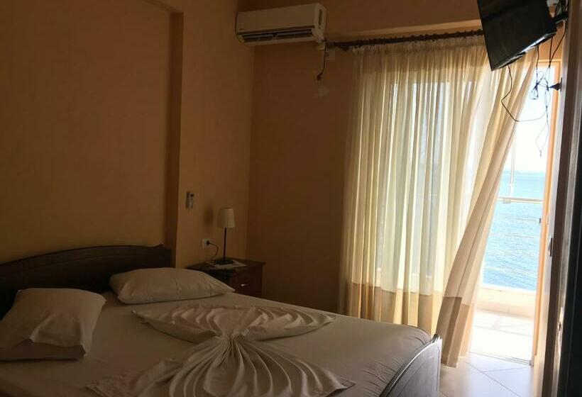 Triple Room Sea View, Erioni