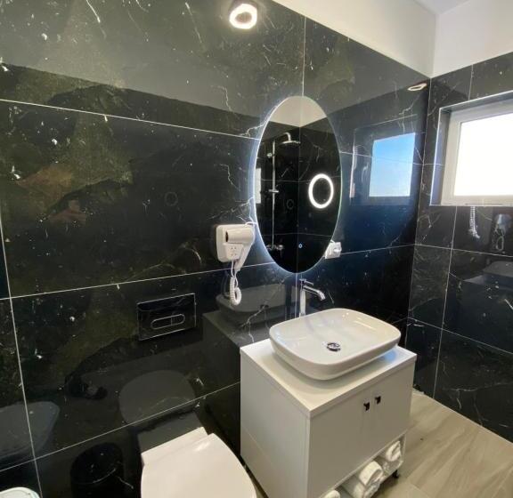 جناح ديلوكس مطل على البحر, Erioni