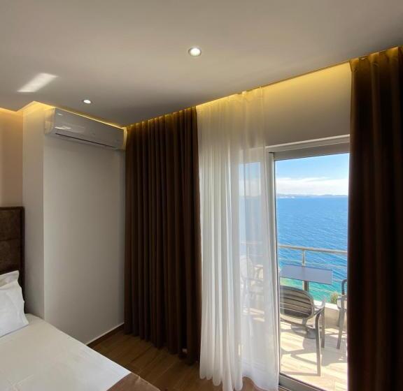 جناح ديلوكس مطل على البحر, Erioni