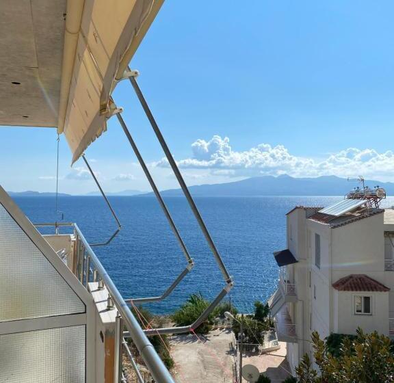 Triple Room Sea View, Erioni