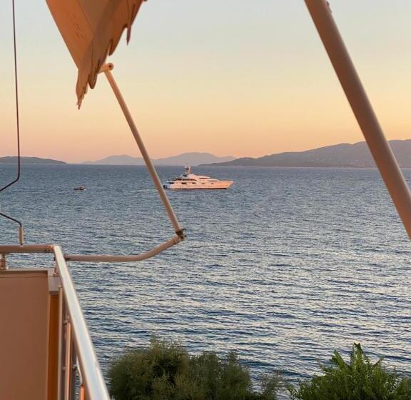 Triple Room Sea View, Erioni