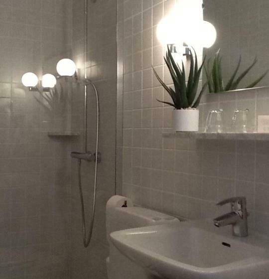 غرفة قياسية مطلّة علي الحديقة, Le Temeraire