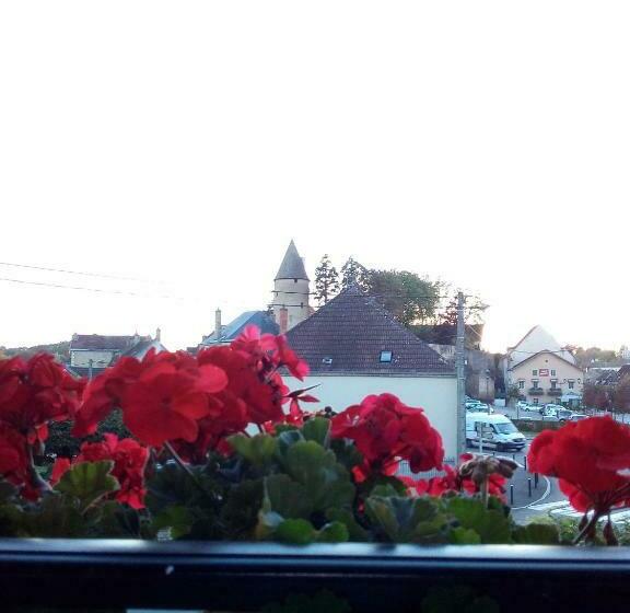 غرفة قياسية مطلّة علي الحديقة, Le Temeraire