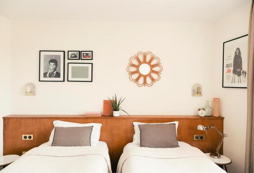 غرفة قياسية مطلة على المدينة, Le Temeraire